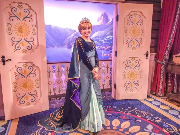 anna and elsa have new frozen II dresses