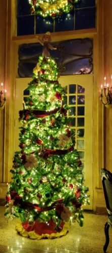 Be Our Guest Is Now Ready For Christmas! And It Is Enchanting! | Chip ...