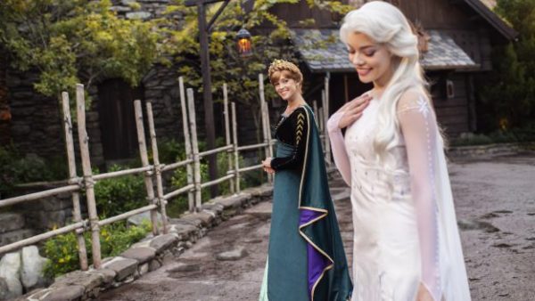 Disney Parks Celebrate "Frozen 2" Attire and Merchandise