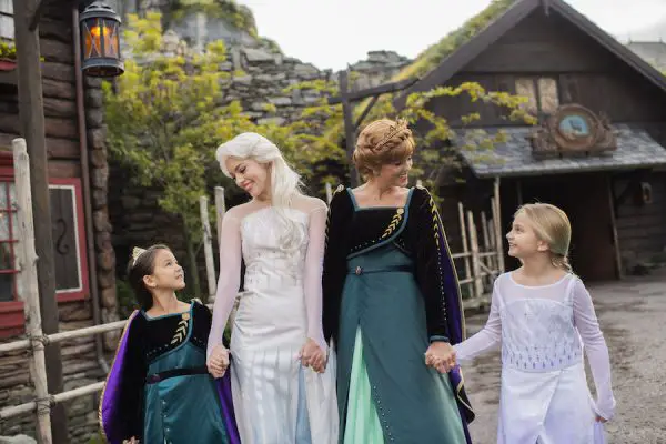 Disney Parks Celebrate "Frozen 2" Attire and Merchandise