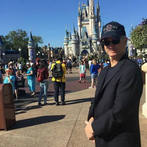 Gary Sinise AKA Lieutenant Dan Takes Children of Soldiers to Disney