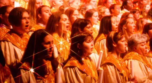 Celebrity Schedule Revised for Epcot’s Candlelight Processional