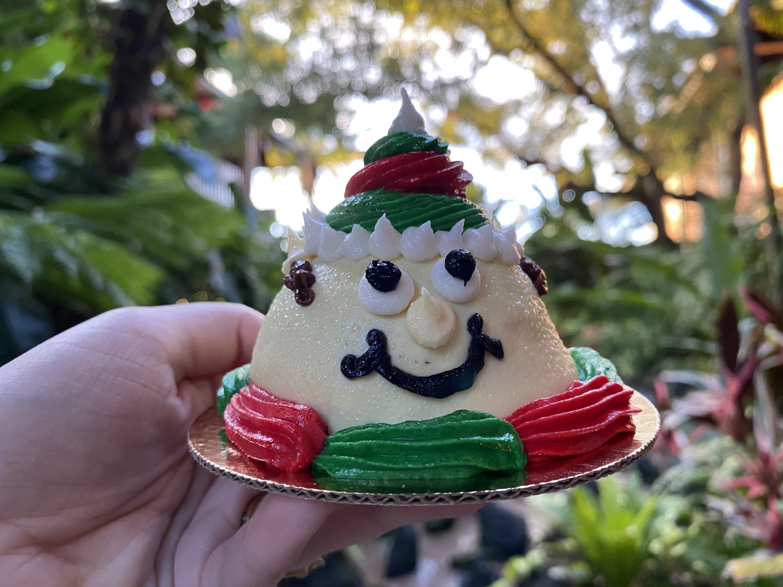 The New Elf Dome Cake At Walt Disney World Is Adorably Festive