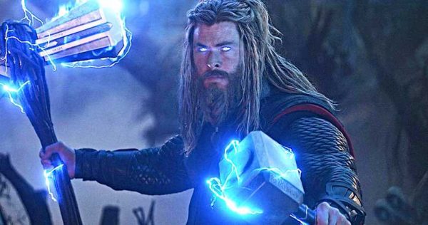 Chris Hemsworth's Wife Claims He Stole 5 'Mjolnir' Hammers From Marvel