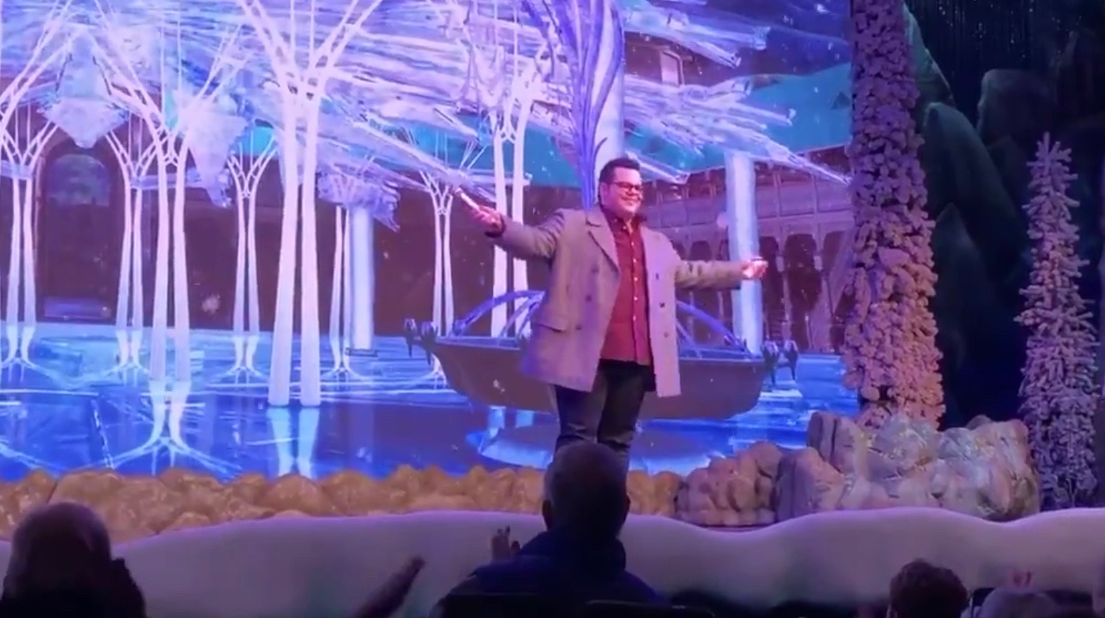 Josh Gad Makes Surprise Appearance During ‘Frozen Sing-Along’ at Disney’s Hollywood Studios