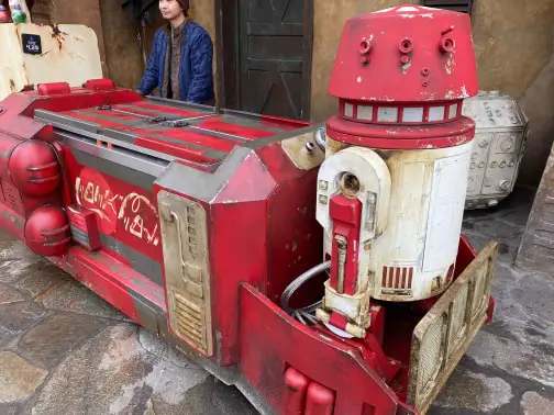 New Droid Driven Star Wars Coke Stands in Galaxy’s Edge