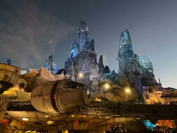 Star Wars Disney Vacation Package Sweepstakes for Disney Movie Insiders