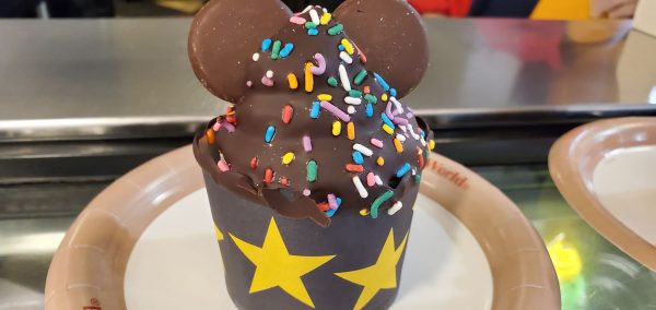 Cupcake Crawl At Disney's All Star Movies Resort
