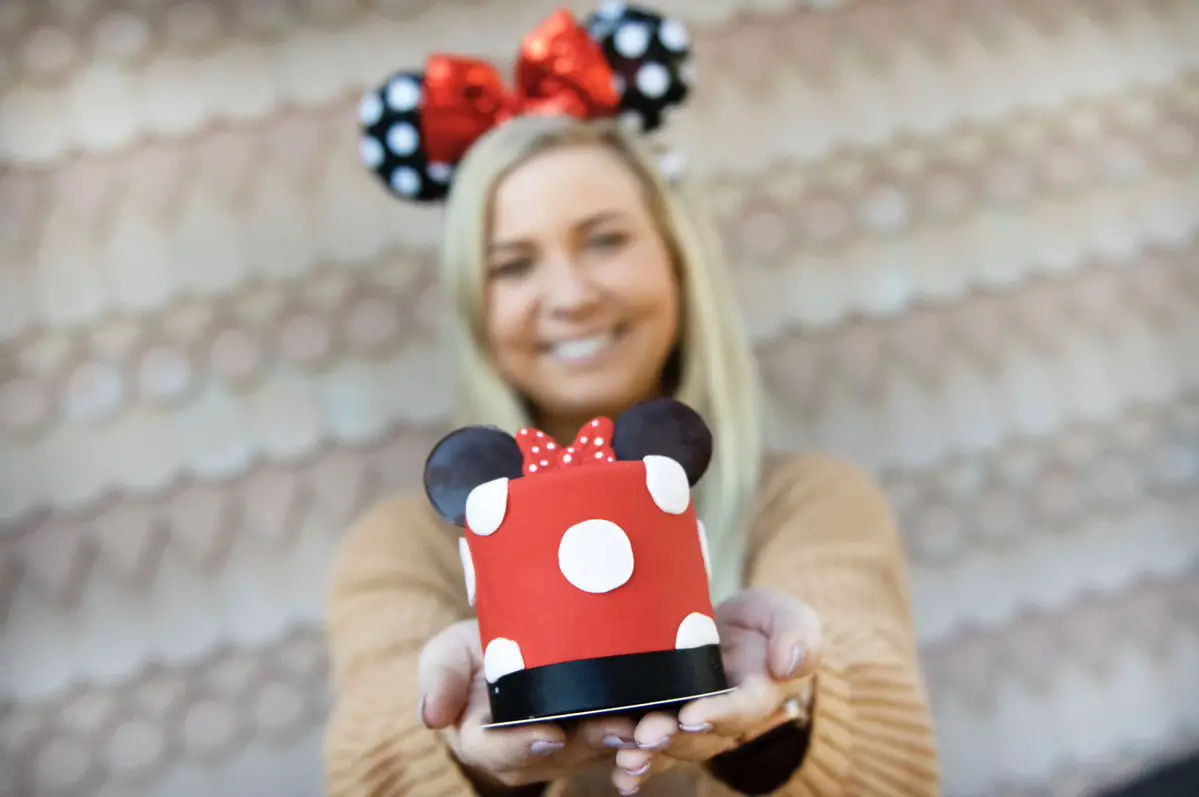 Rock Your Dots With This Adorable Minnie Mouse Cake!