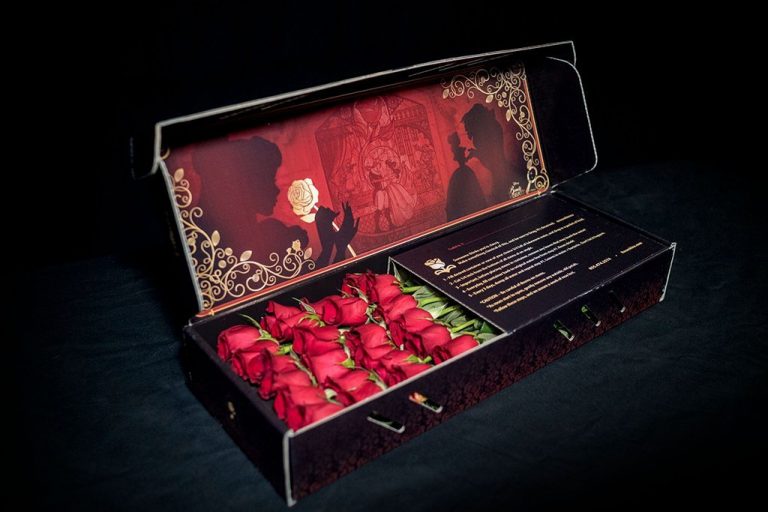 roseshiredisneybeautyandthebeastrosesinboxred