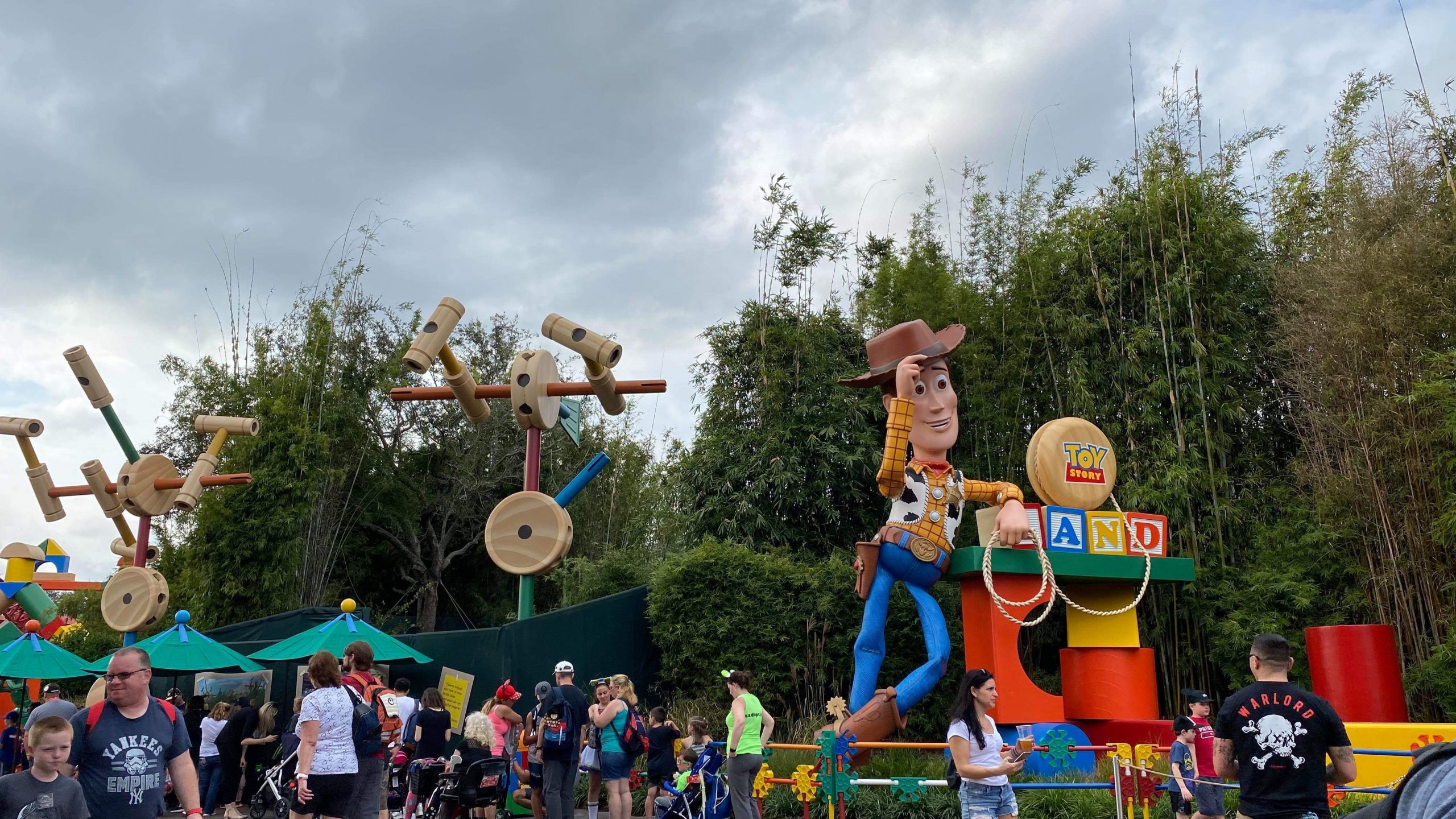 Construction of Roundup Rodeo BBQ in Toy Story Land