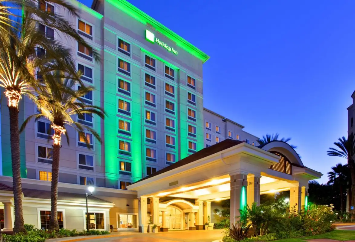 Holiday Inn Anaheim Resort presents The Practically Perfect Package!