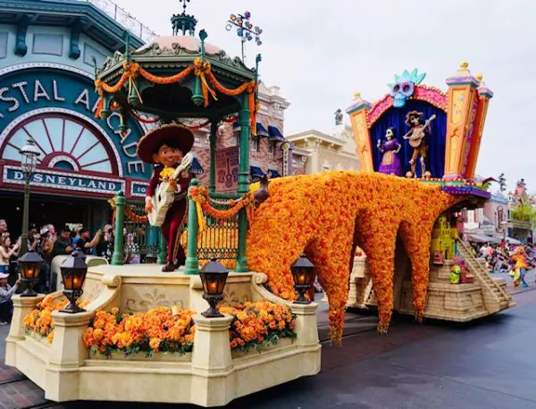 Disneyland Premieres New Magic Happens Parade