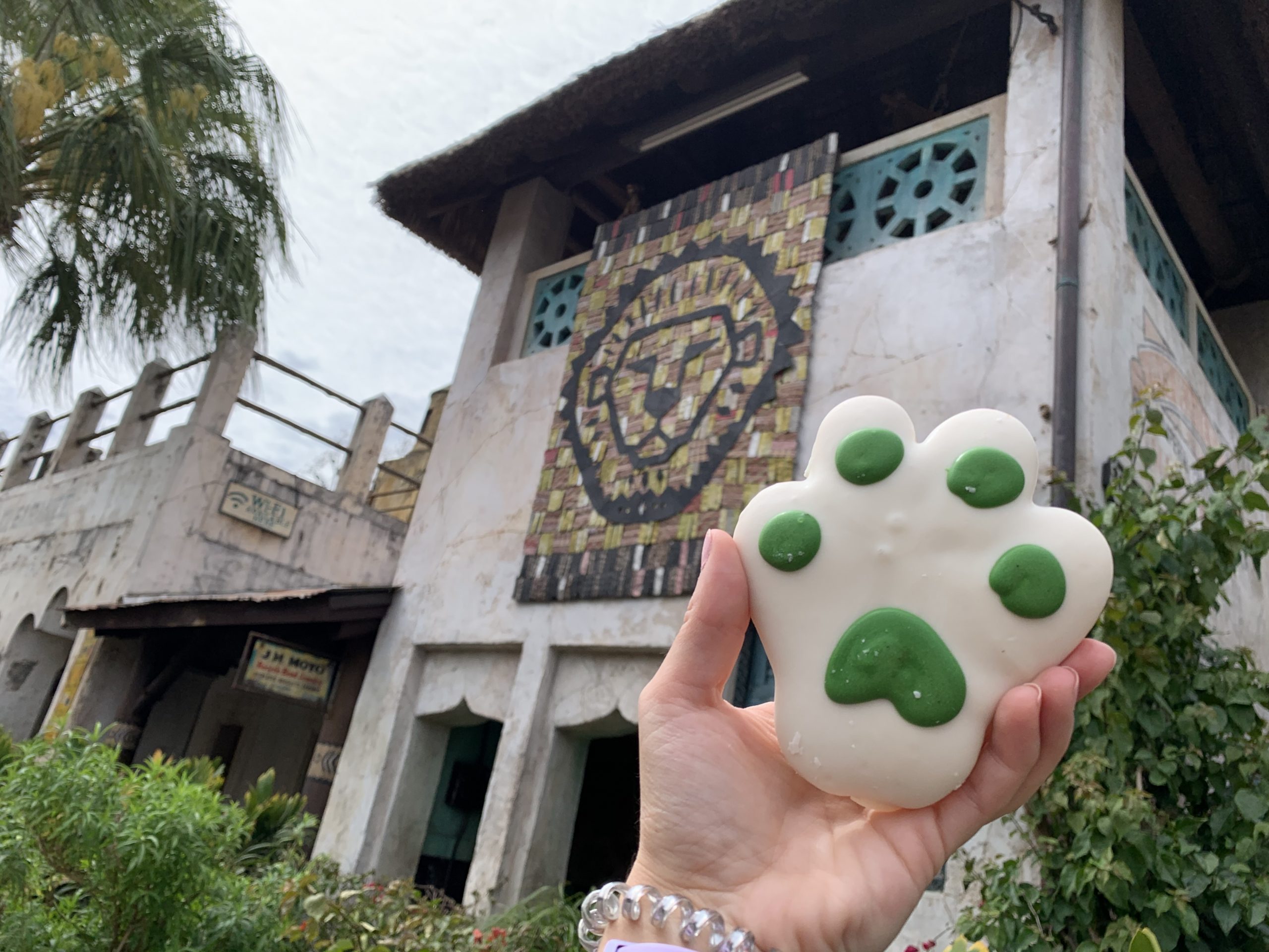 St. Patrick’s Day Lion Paw Cookie Makes an Uproar in Disney’s Animal Kingdom
