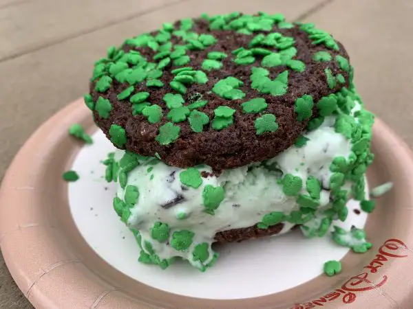 A New Chocolate-Mint Ice Cream Sandwich Has Arrived at Walt Disney World