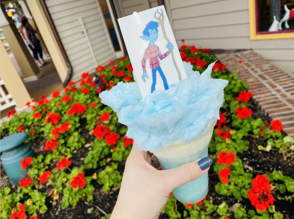 New "Onward" Cotton Candy Lemonade Soft Serve At Walt Disney World!