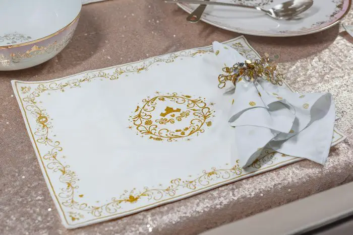 Disney Princess Dinnerware And Serving Set Add An Enchanting Touch
