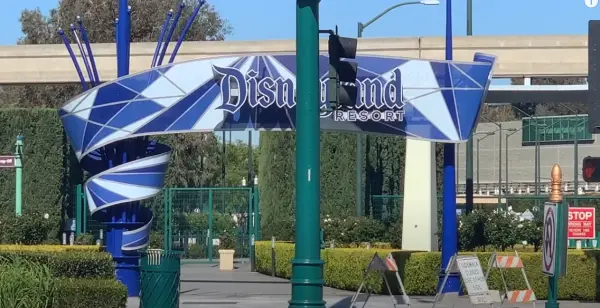 Walking Tour Around a Closed Disneyland Resort