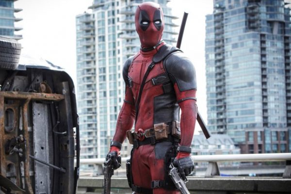Deadpool Creator Wants to See Ryan Reynolds As 'Green Lantern' Again Before 'Deadpool 3'