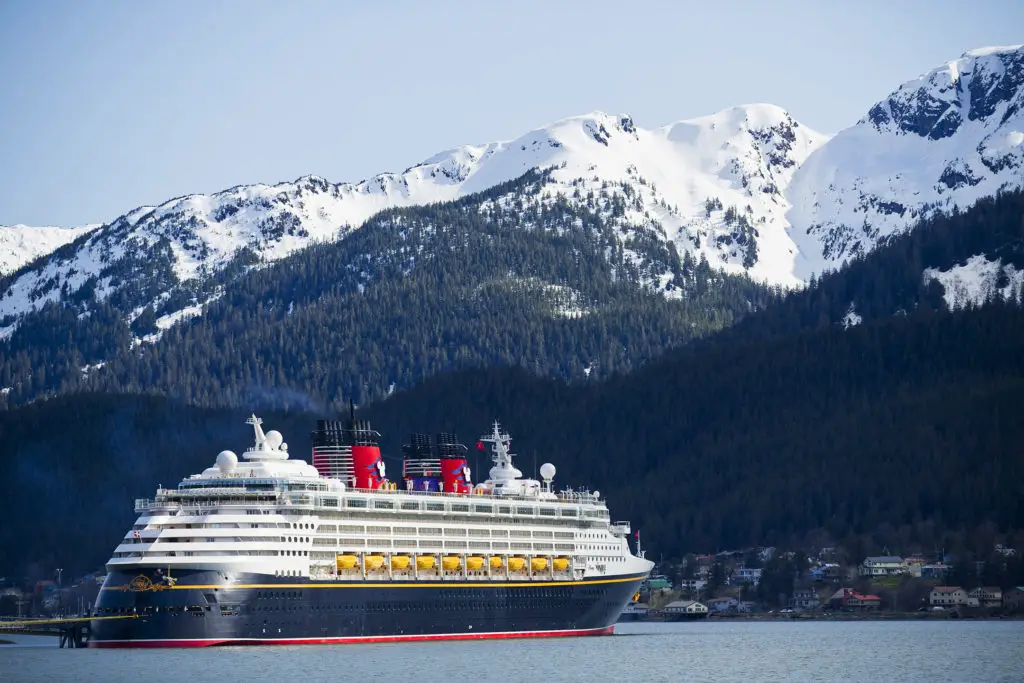 No Cruises Allowed to Sail in Canada Through Oct