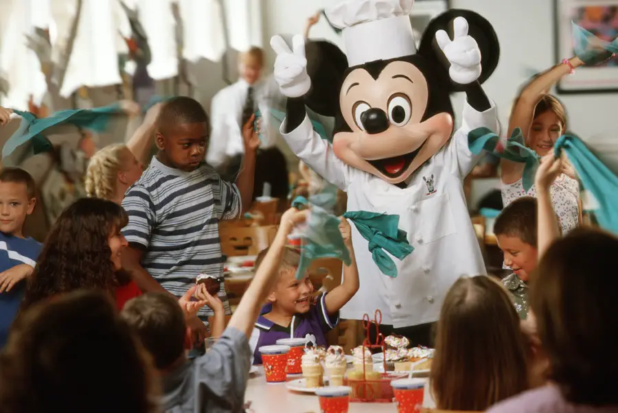 Disney World Cancels Disney Dining Plan and Suspends Character Dining