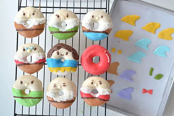 Make Snow White and the Seven Dwarves Donuts at Home