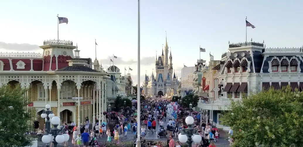 Florida Governor not postponing the opening of Disney World