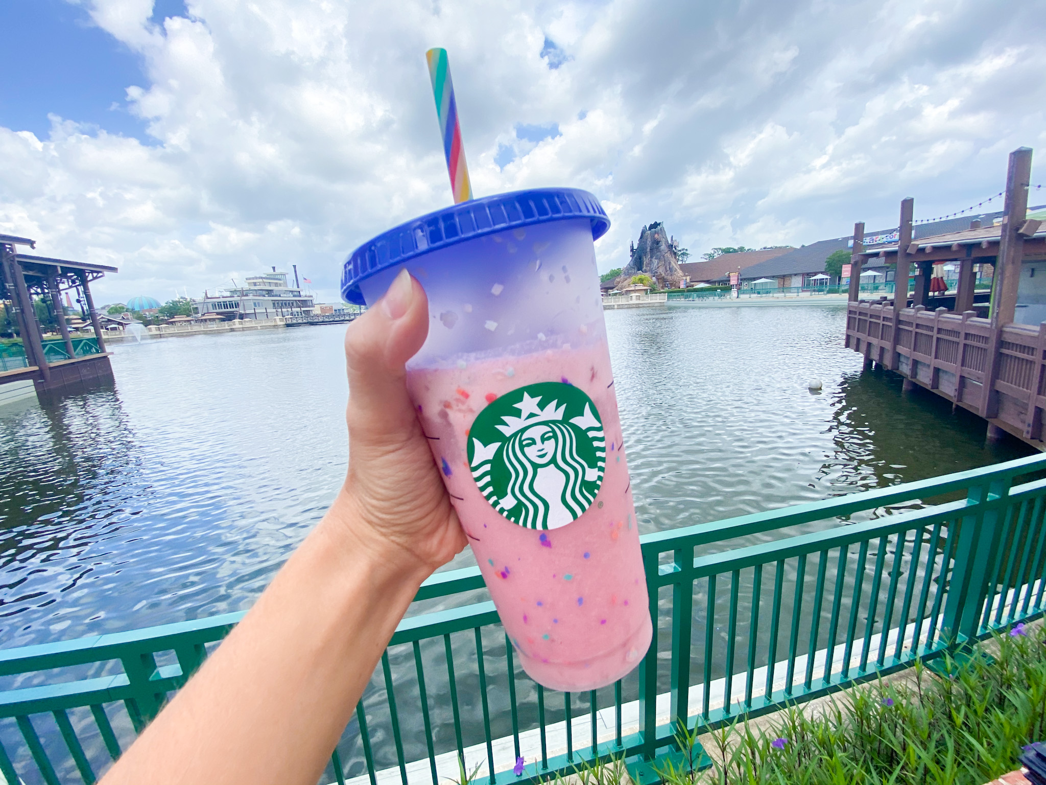 Starbucks Focuses on Love with New Cup and Drink