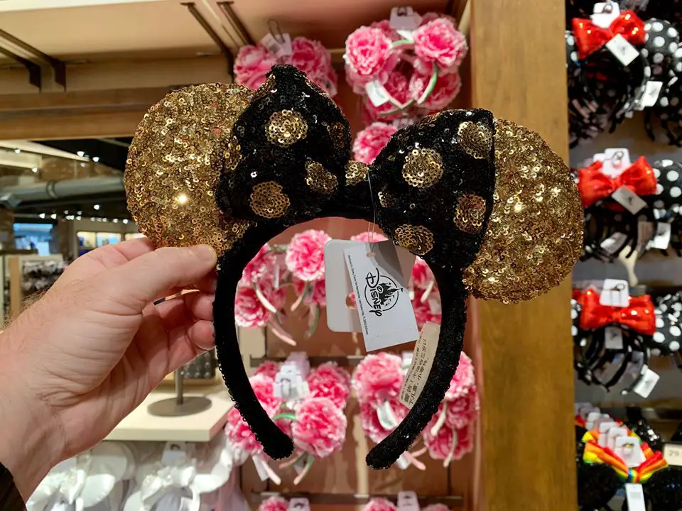 New Black And Gold Minnie Ears Shine With Elegance
