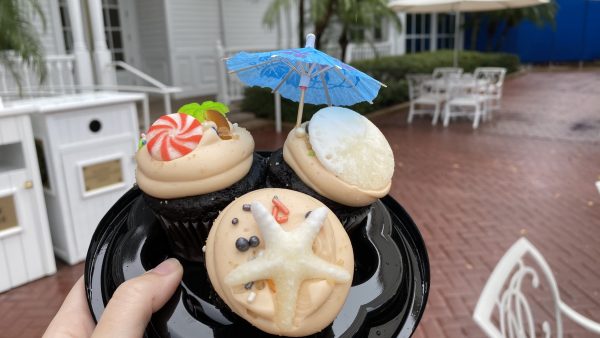 New Beach-Themed Cupcake Trio Arrives At Walt Disney World