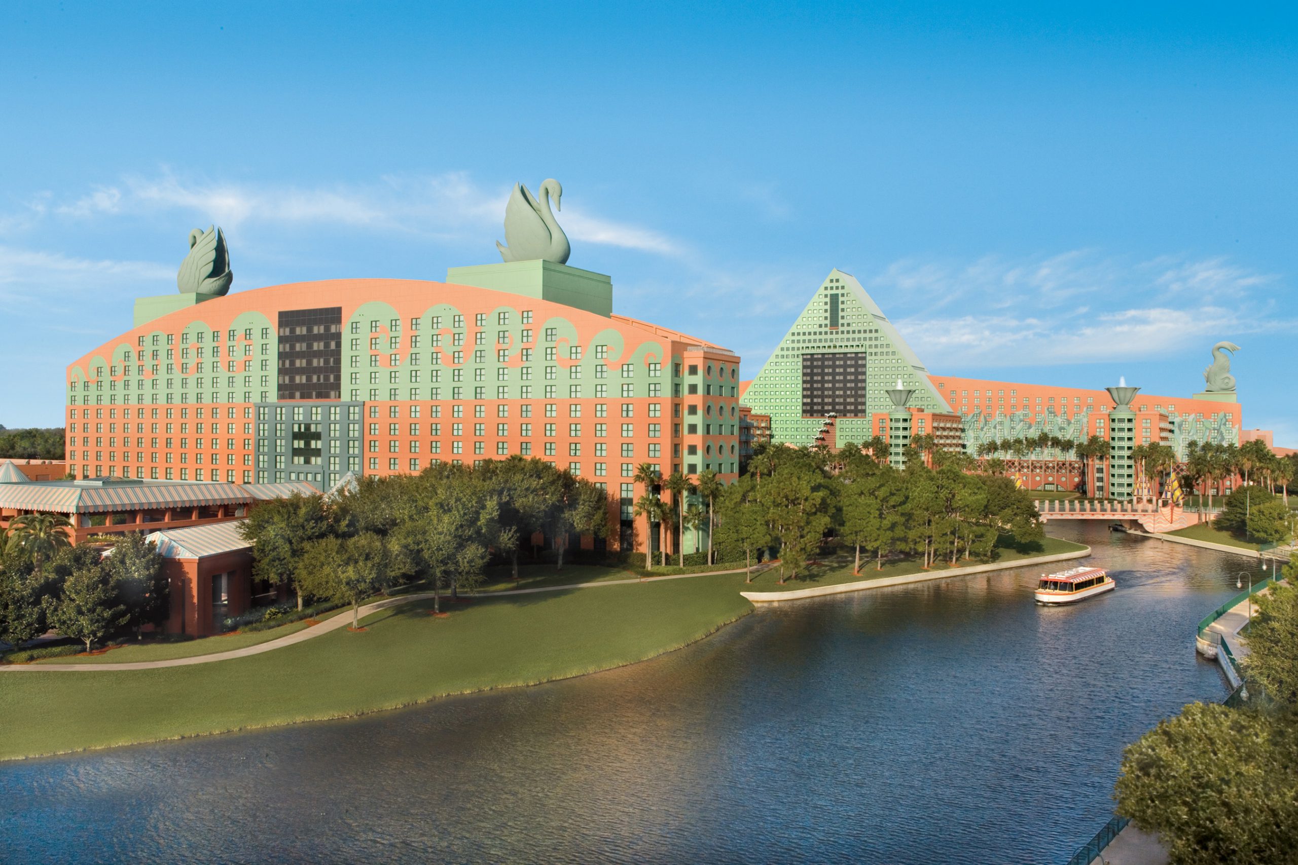 Disney Swan and Dolphin Resort is now offering up to a 30% discount for Annual Passholders