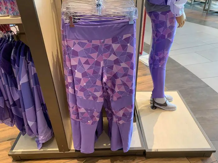 Gorgeous New Purple Wall Leggings Are Picture Perfect