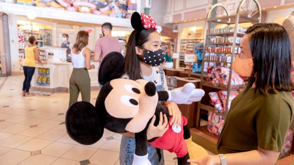 Disney World Annual Passholders get Discounts and More in August