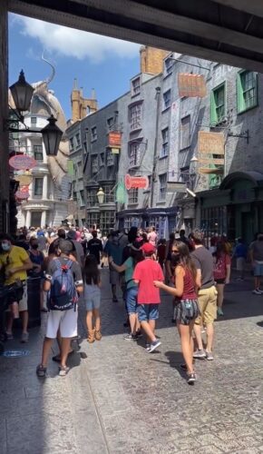 All 3 Universal Orlando Theme Parks closed due to capacity