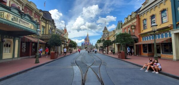 Disney decline in revenue 