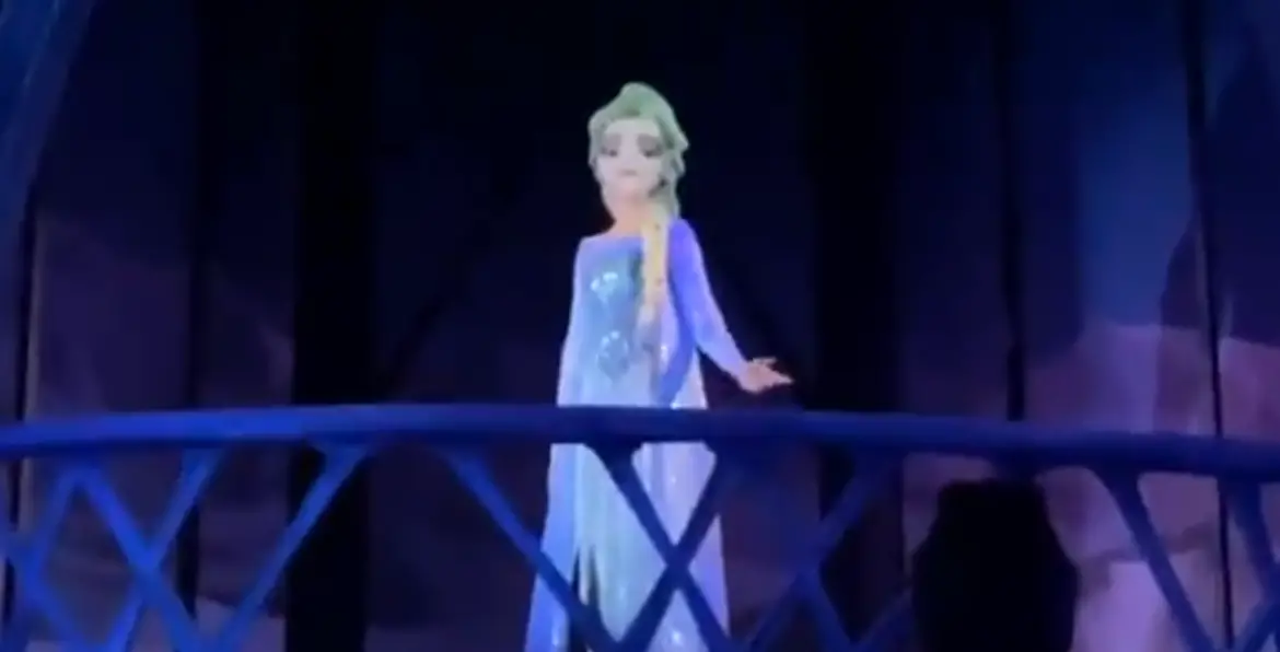 Video: Animatronic malfunctions in Frozen Ever After