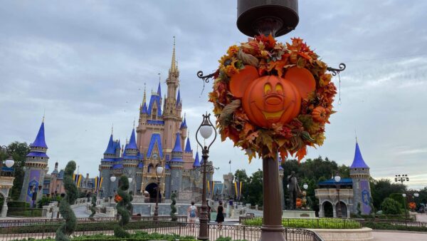 Disney World is Extending Weekend Theme Park Hours in October