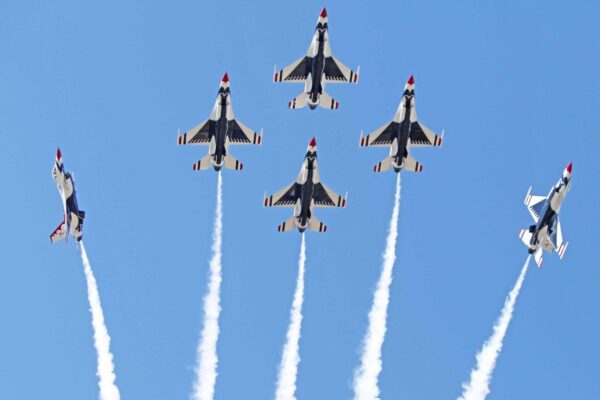 US Thunderbirds to flyover Walt Disney World to honor fallen military heroes