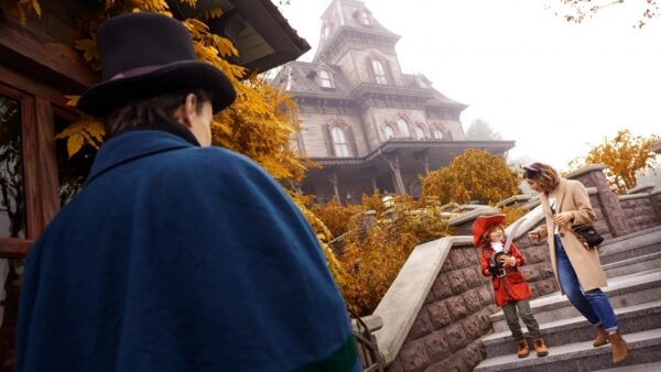 Selfie Spots Return To Disney's Halloween Festival In Disneyland Paris!