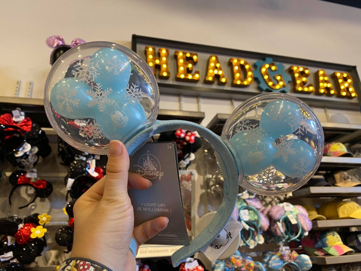 Holiday Mickey Balloon Ears Light Up The Season With Cheer