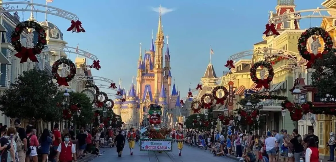 Governor DeSantis praises Disney World meanwhile Disneyland remains closed