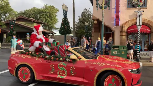 Ho Ho Ho! Santa Claus Cavalcade at Disney's Hollywood Studios