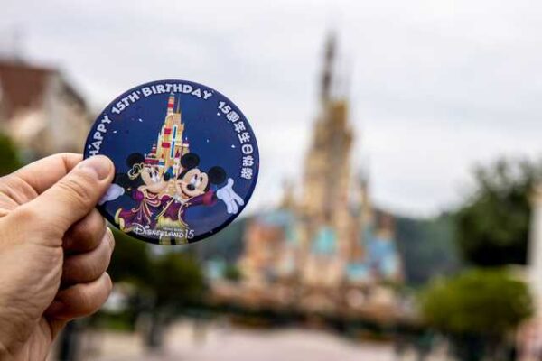 Hong Kong Disneyland celebrates 15th Anniversary on November 21st