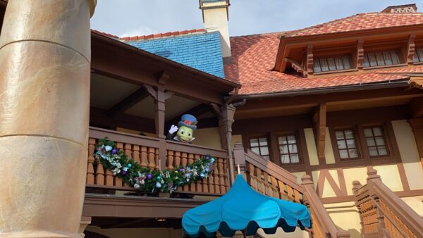 Jiminy Cricket Makes a Special Holiday Appearance at the Magic Kingdom