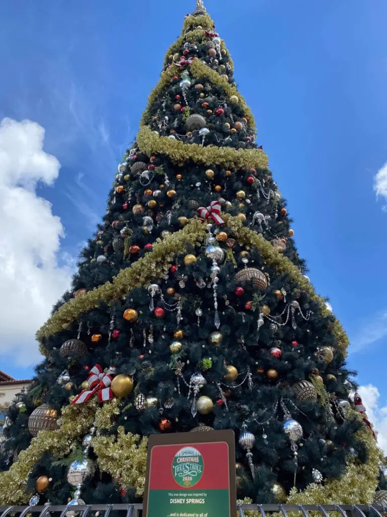 Disney Springs Decorated For Christmas! Chip and Company