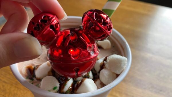 New Festive Mickey Holiday Glow Cube With Frozen Hot Chocolate At Hollywood Studios!