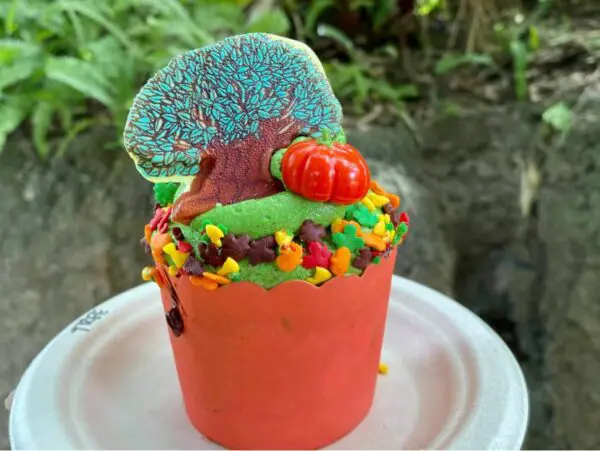 New Tree Of Life Cupcake In Disney's Animal Kingdom Celebrates All Things Fall!