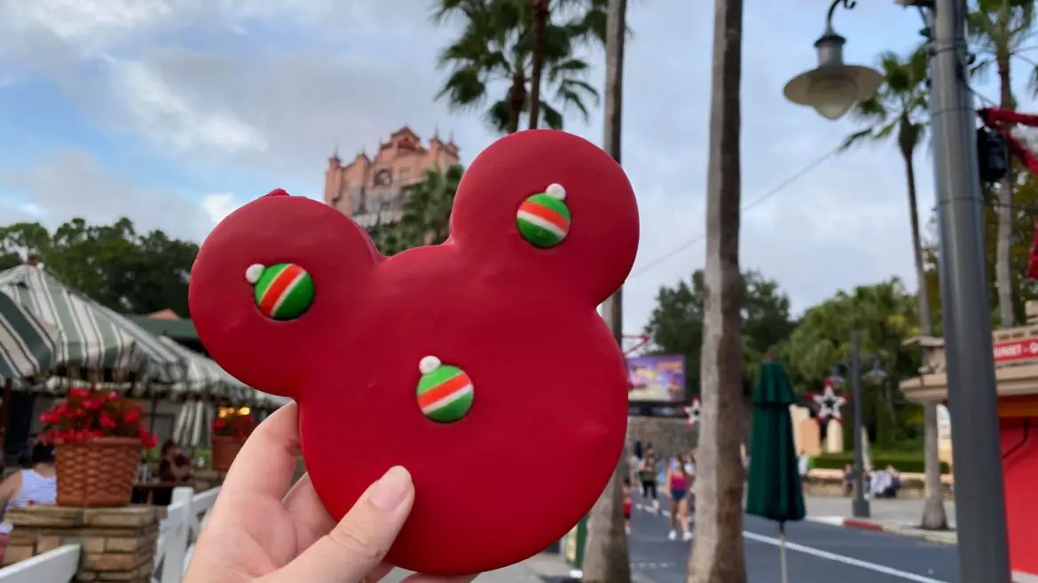 Nosh on this Mickey’s Holiday Cookie at Hollywood Studios