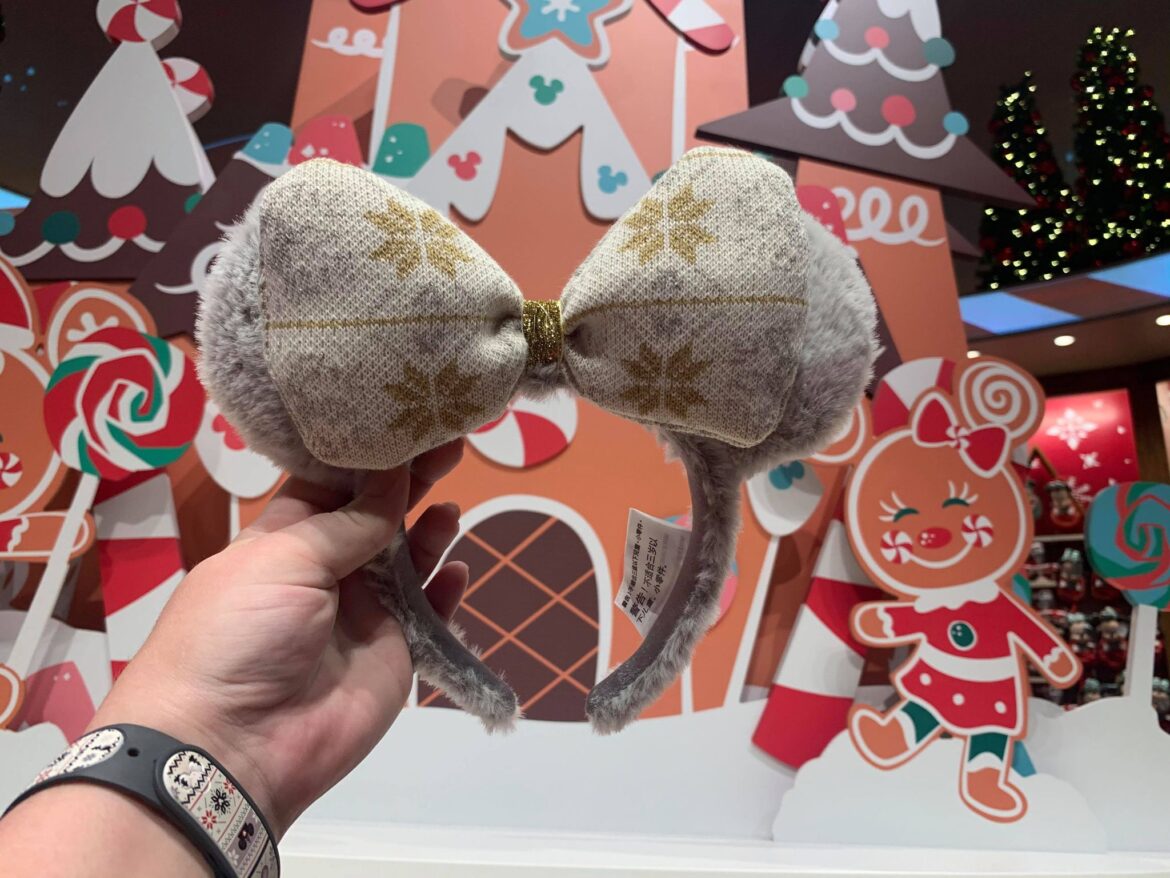 Sparkling Sweater Minnie Ears Shimmer For The Holidays