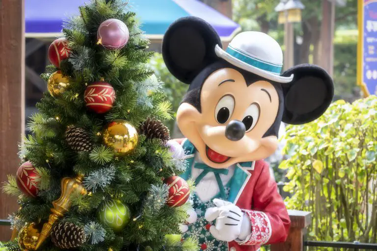 Disney Ambassadors Around the Globe Wish You Seasons Greetings